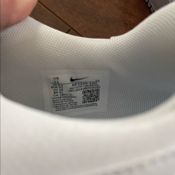 Air Force 1’s Mens All White - Picture 4 of 5